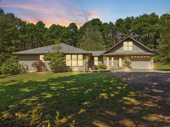 106 Daniel Dr, Fairfield Bay, AR 72088