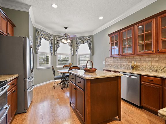 5th image of 2205 Makarios Dr