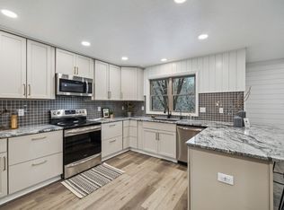 9605 Aurora Ave, Urbandale, IA 50322