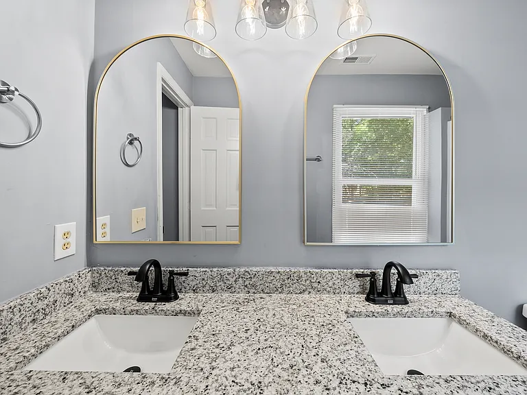 2108 Treverton Pl — Photo 18