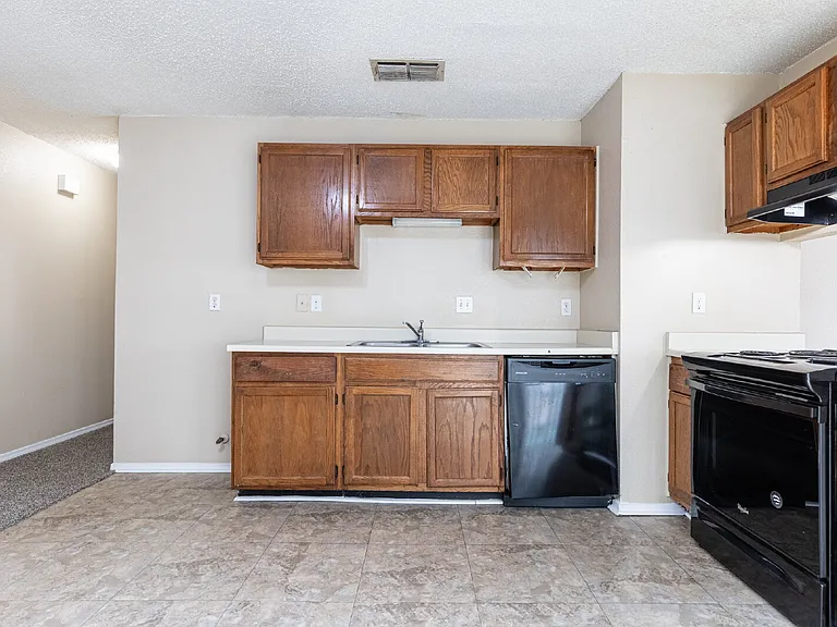 9643 Bratton Dr — Photo 12