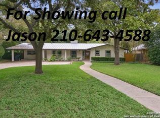 1827 La Sombra Dr, San Antonio, TX 78209