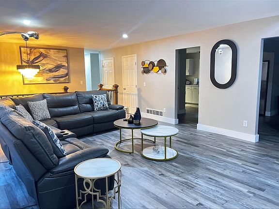 4th image of 2276 Skyline Dr #1
