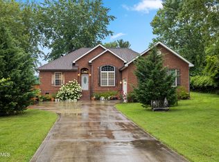 909 W Beaver Creek Dr, Powell, TN 37849