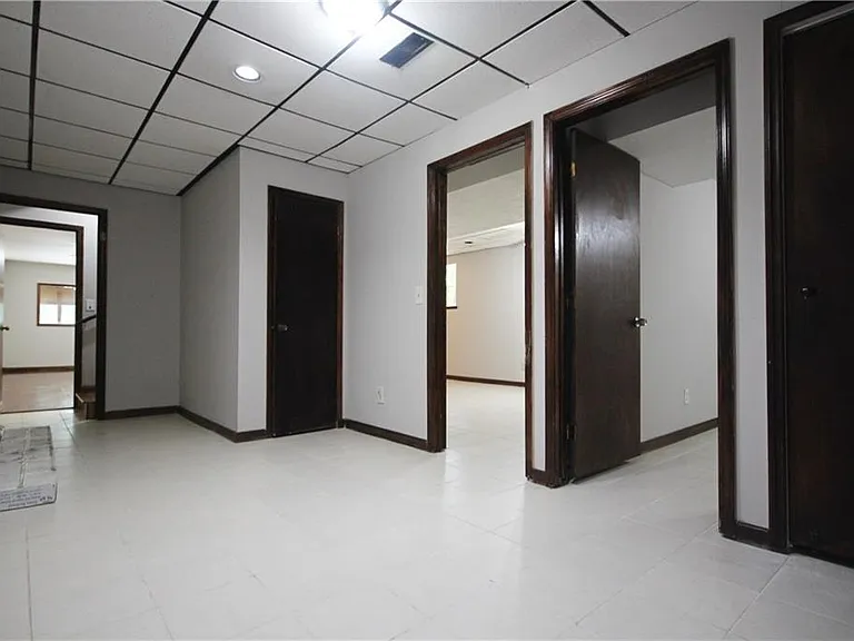 3310 Chastain Xing — Photo 30