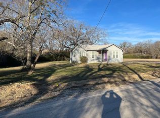 205 Locust St, Azle, TX 76020
