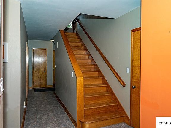 5th image of 515 S Vermont Ave
