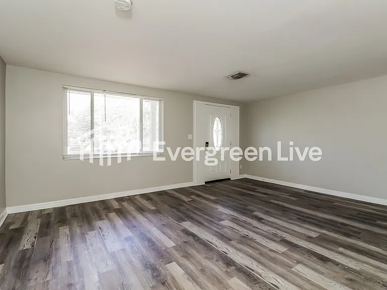 12904 Kings Manor Ave — Photo 3