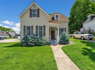 412 N 4th St, Saint Charles, MO 63301