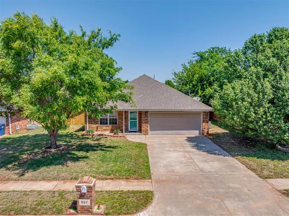 527 E Linden Ln, Mustang, OK 73064