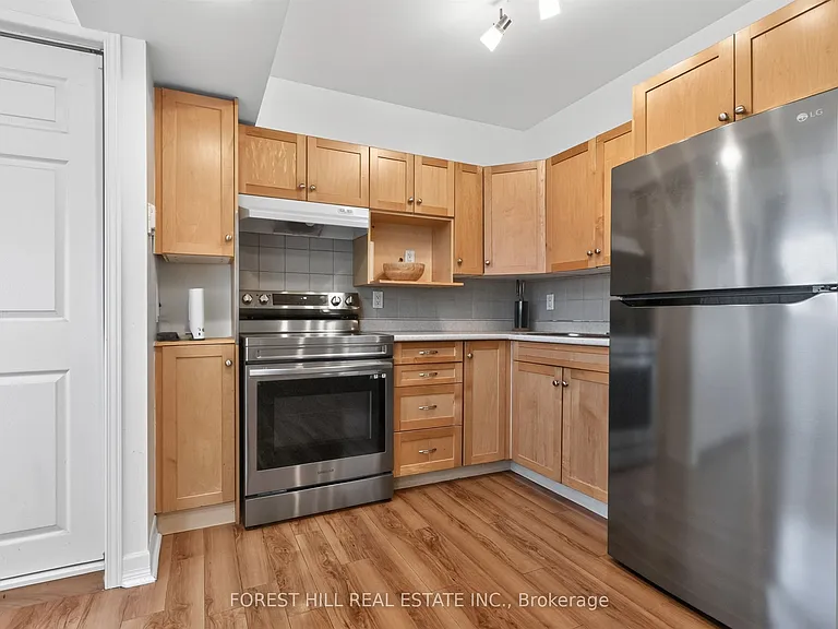 326 Palmerston Blvd #2 — Photo 11