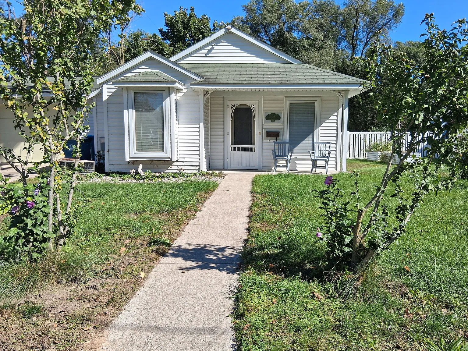 2 bed, 990 sqft, $1,500 — Photo 1
