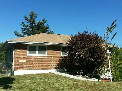4204 Roswell Ave