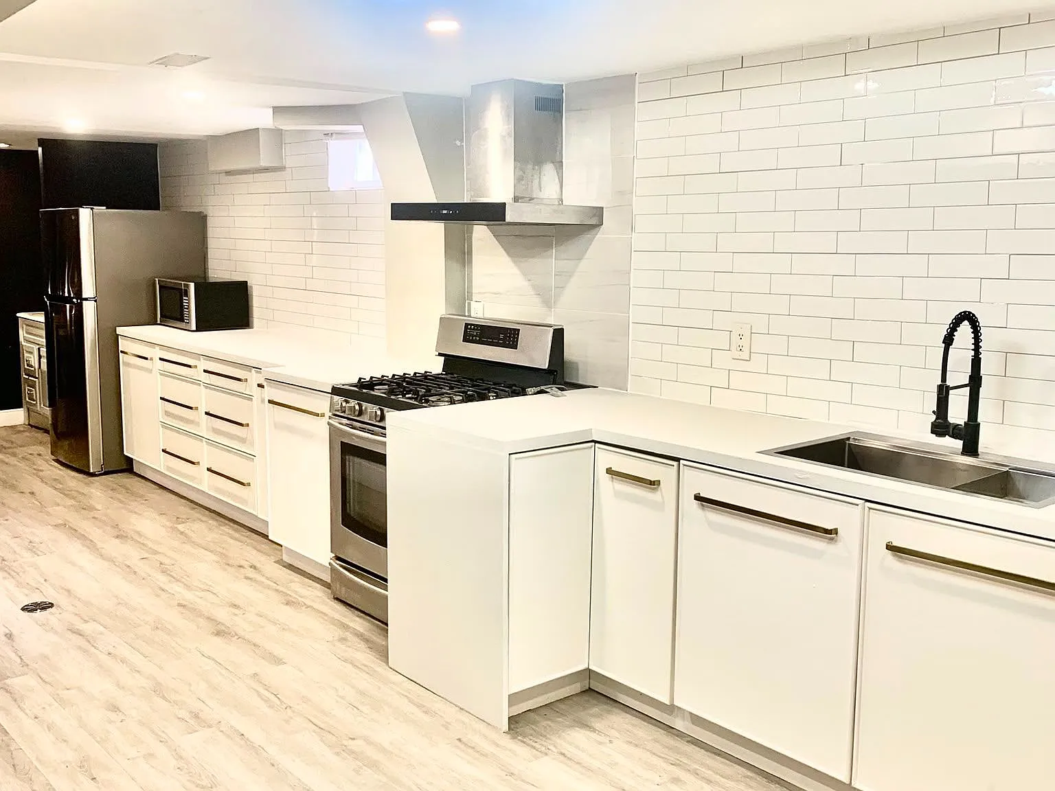 2 bed, $2,200 — Photo 4