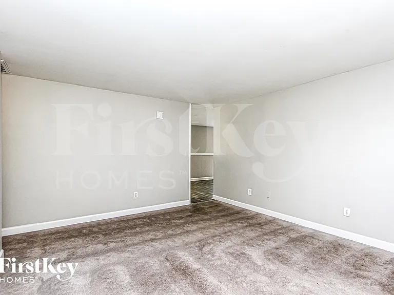5837 Walsham Way — Photo 3