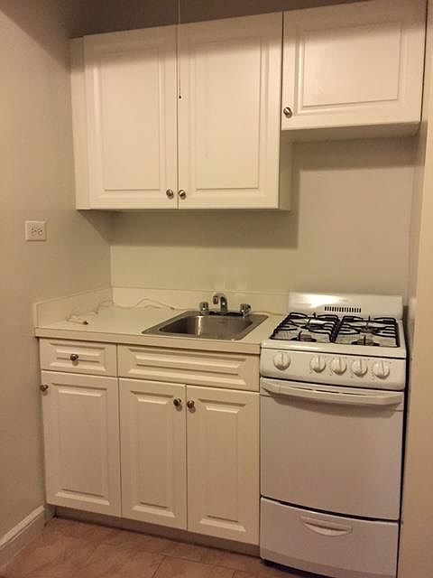 2nd image of 8 E 48th St APT 4D