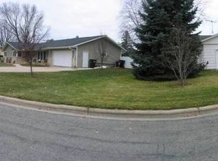 1010 W Prairie St, Belle Plaine, MN 56011