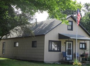 913 S B St, Monmouth, IL 61462