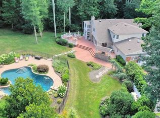 3 Wesley Ct, Huntington, NY 11743