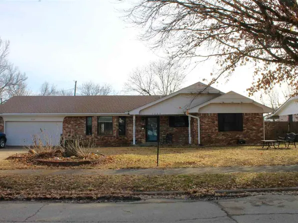 1330 Melody Ln, Pawhuska, OK 74056