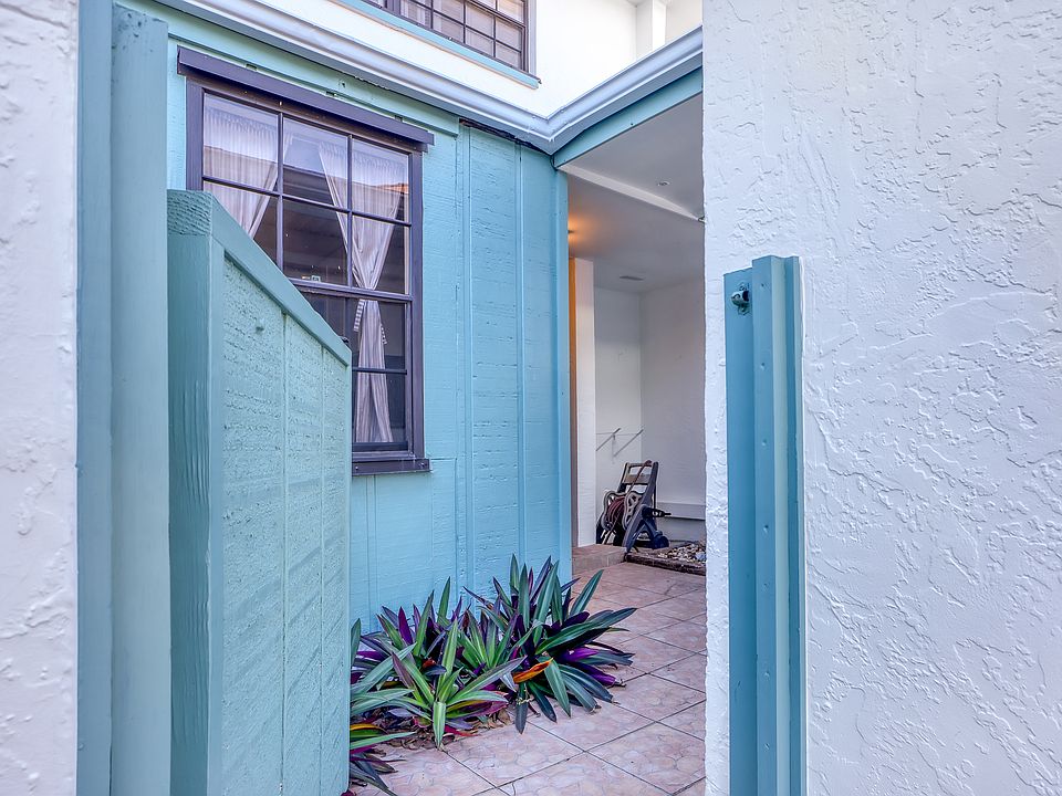 Outside gate to unit