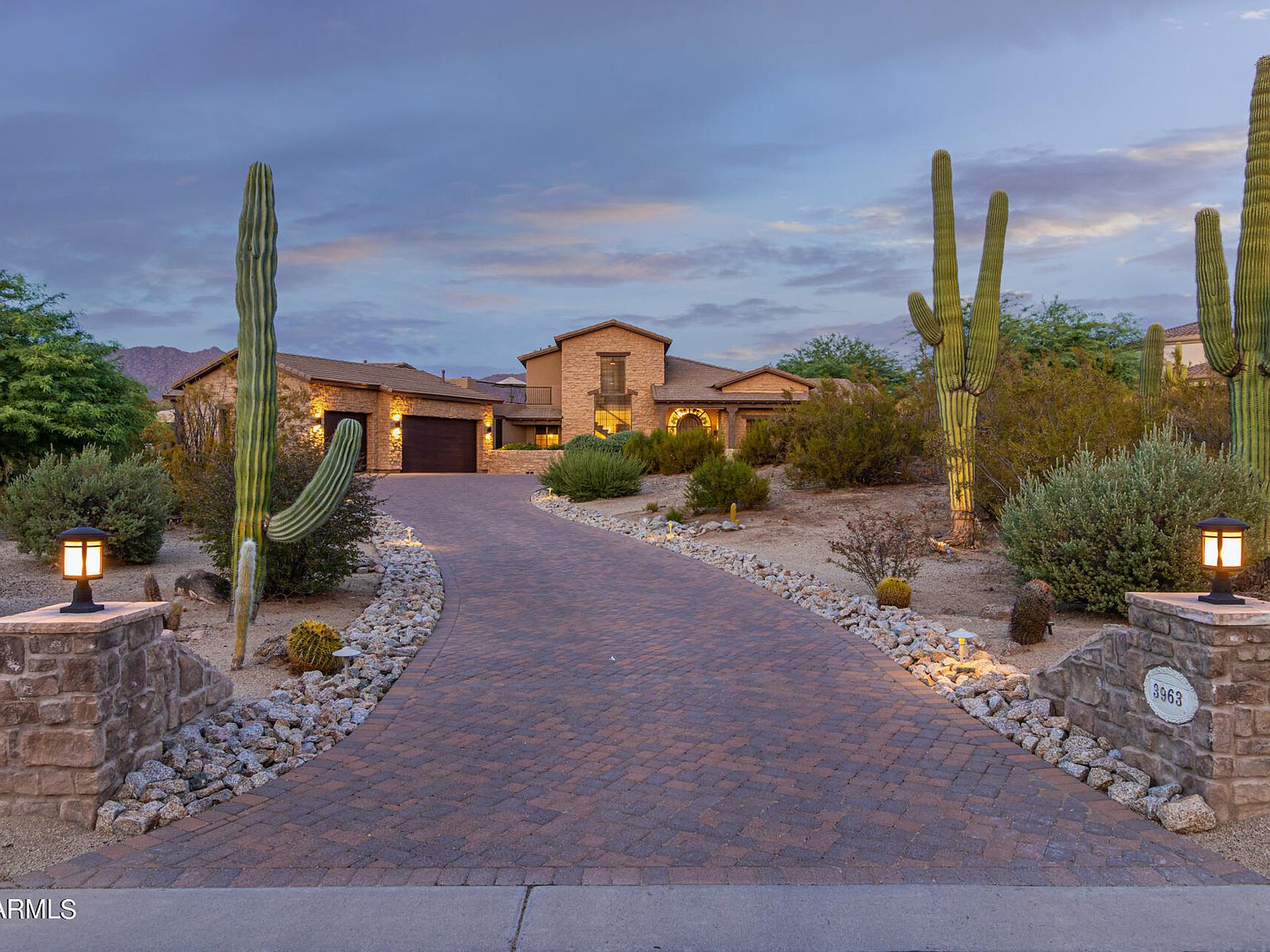 3963 N Pinnacle Hills Cir