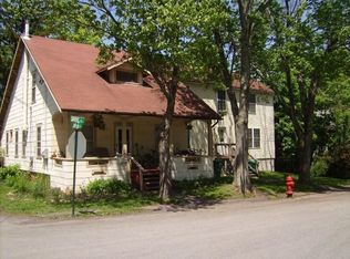 21 Grove St, New Paltz, NY 12561