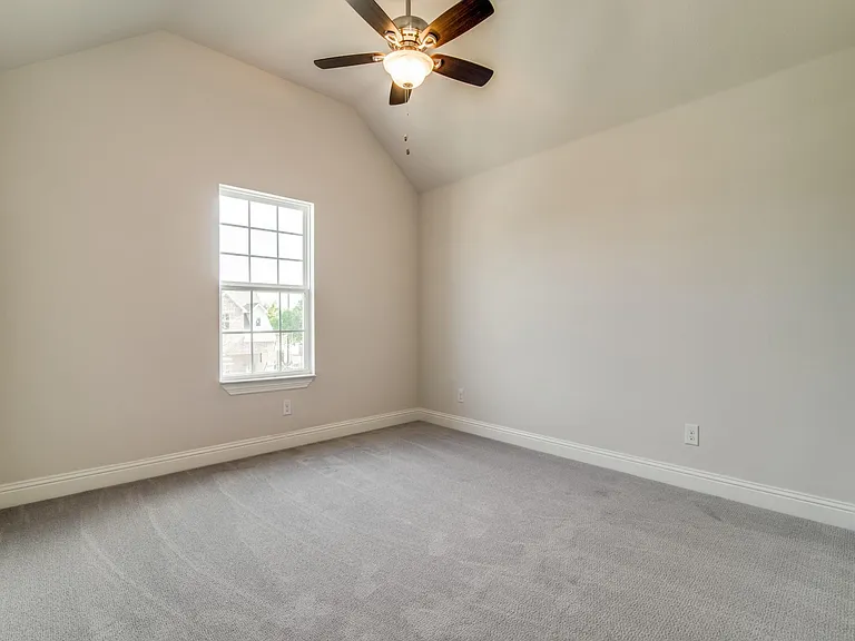 731 Mulberry Ct — Photo 10
