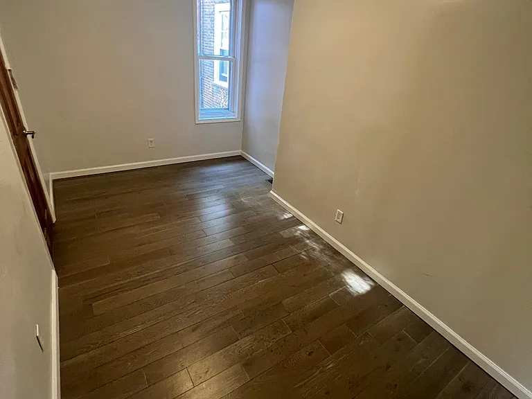 669 N Brooklyn St — Photo 23