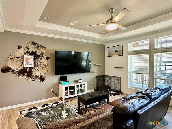1021 Lewis Ln, Harwood, TX 78632