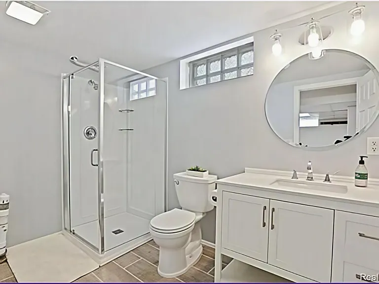 Full Bathroom 2 (finished basement level)