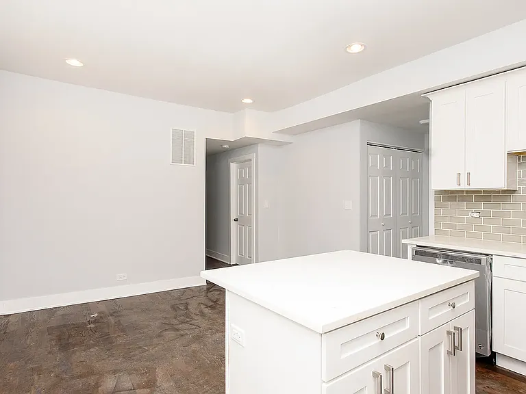 1622 W Le Moyne St #2 — Photo 6