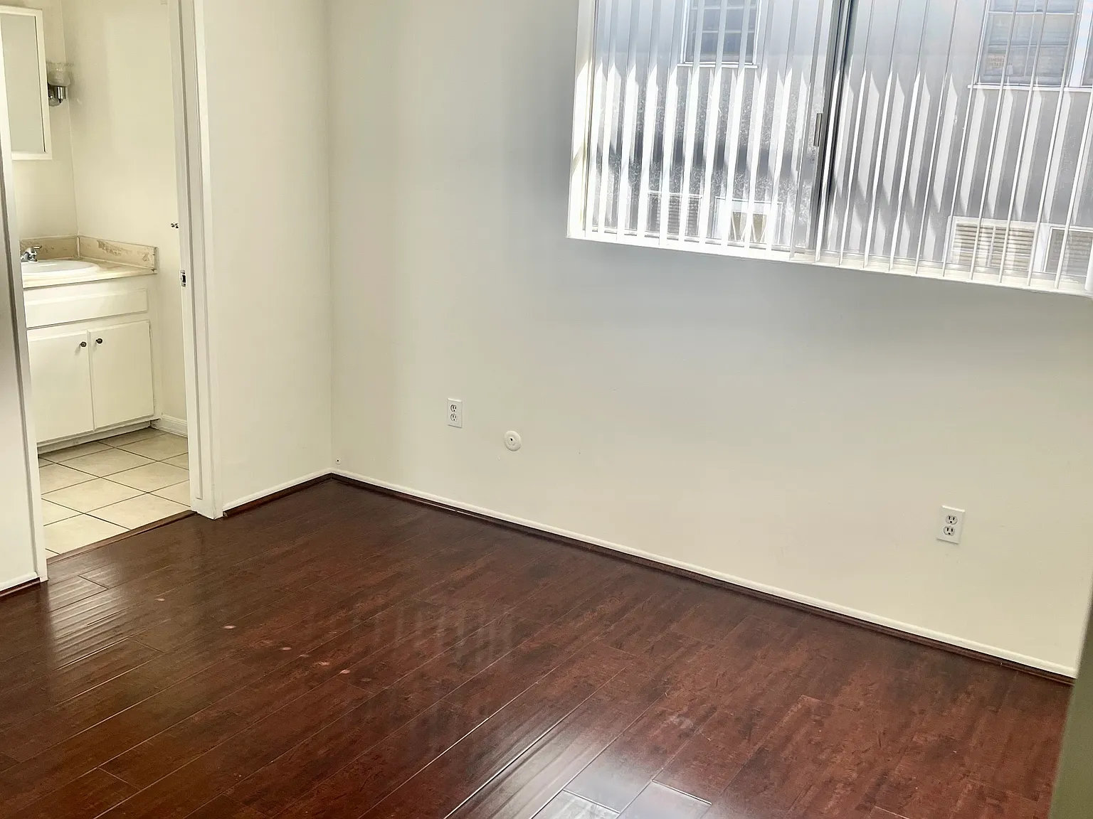 1 bed, 400 sqft, $1,700 — Photo 4