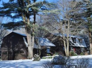 62 Surrey Ln, Boxford, MA 01921