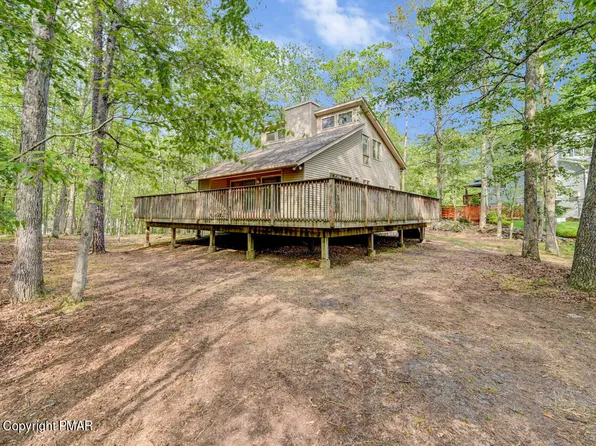 3113 Yorke Ct, Bushkill, PA 18324