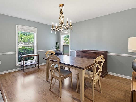 4th image of 3102 Newmarket Dr