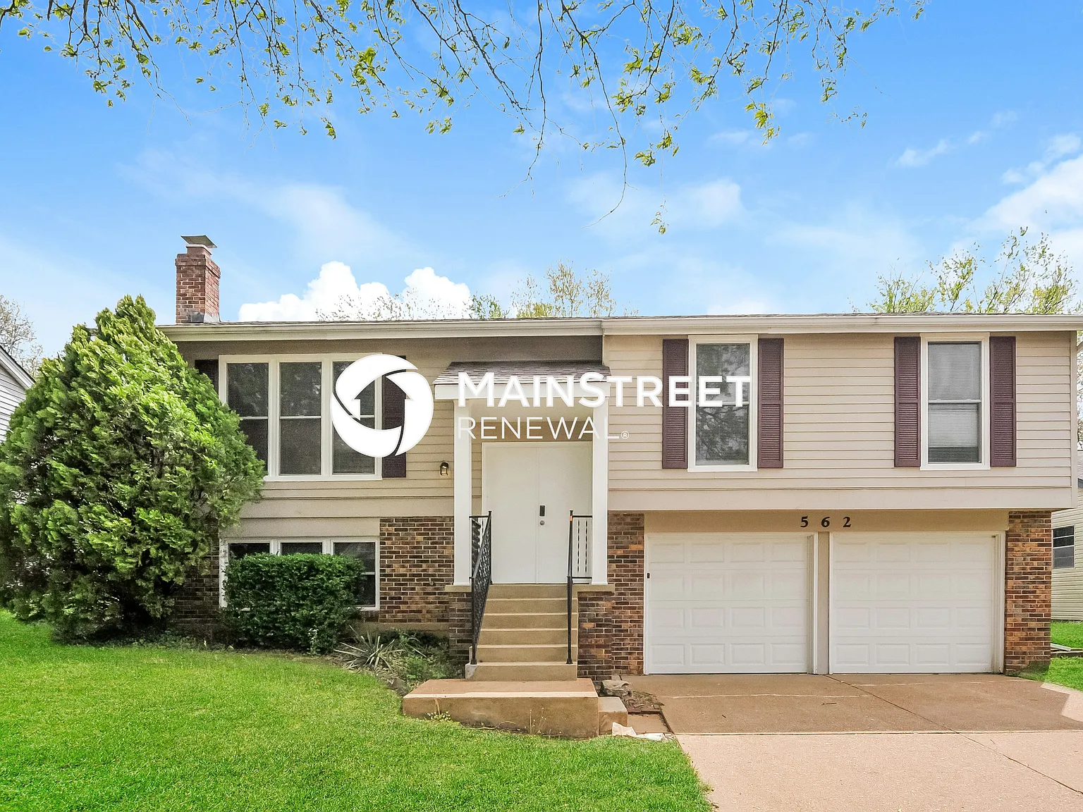 562 Green Forest Dr — Photo 1