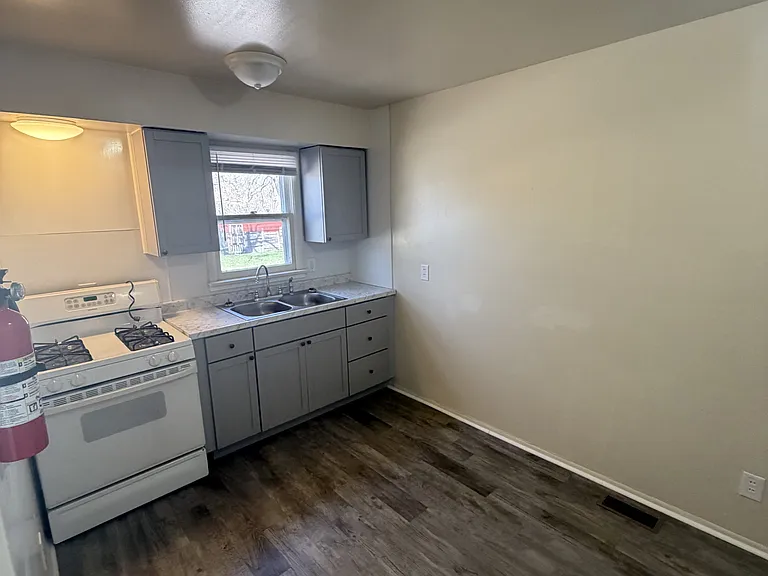 1014 Hazard Ave #3 — Photo 5