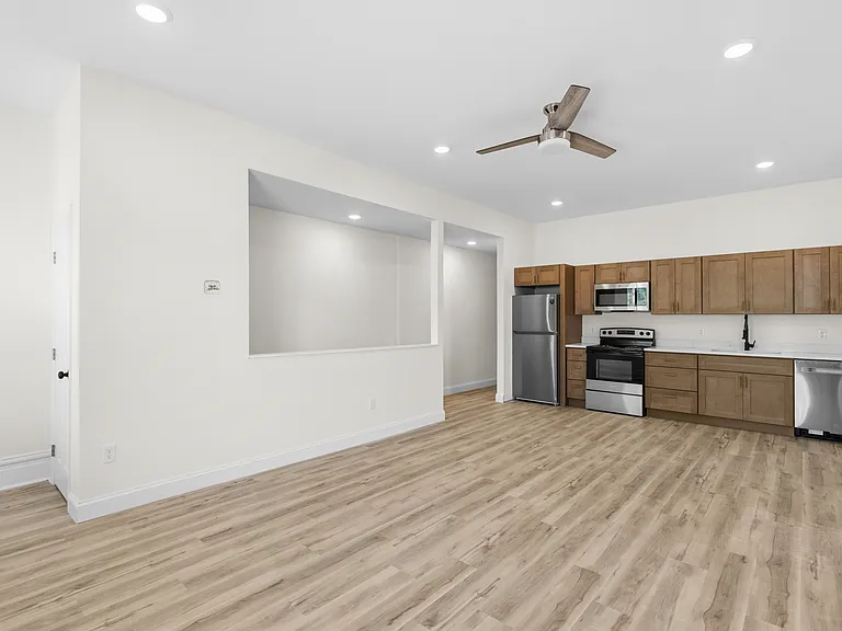 3124-3126 Nebraska Ave #2F — Photo 4