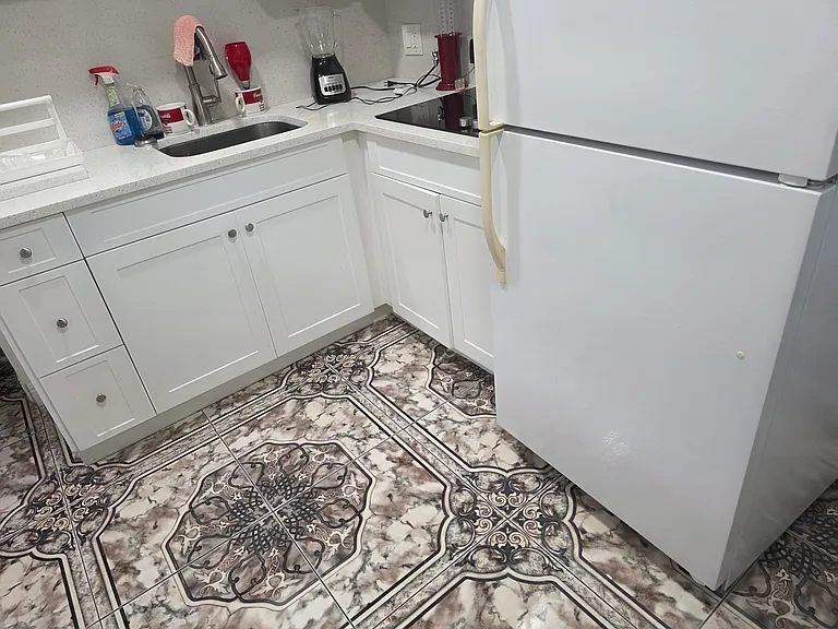107 Valley Cir #A — Photo 3