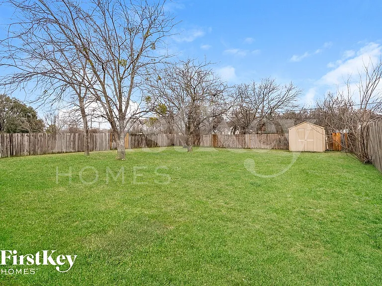 4841 Trailwood Dr — Photo 15