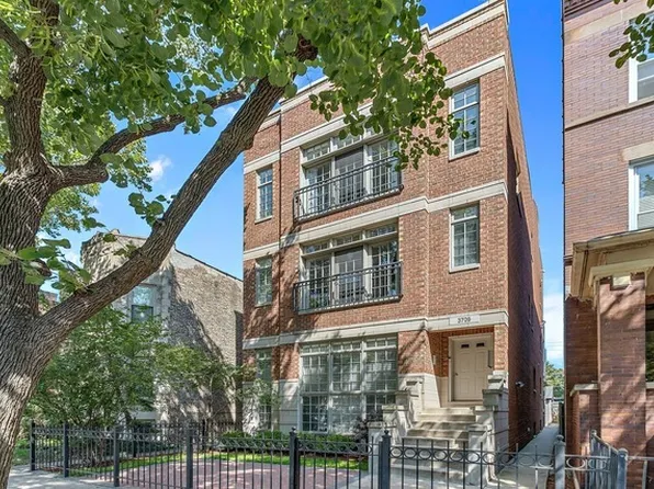 (undisclosed Address), Chicago, IL 60613