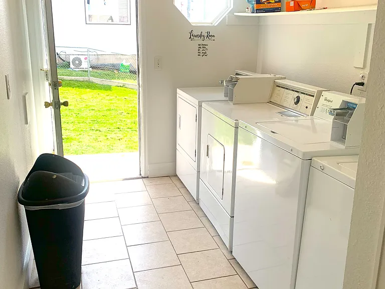 1700 Erin Ct #B — Photo 49