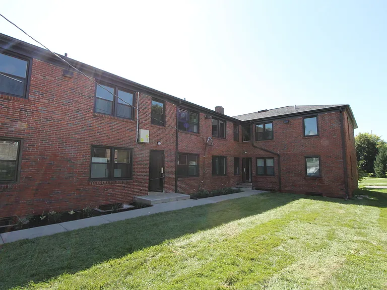 The Tiverton — Photo 14