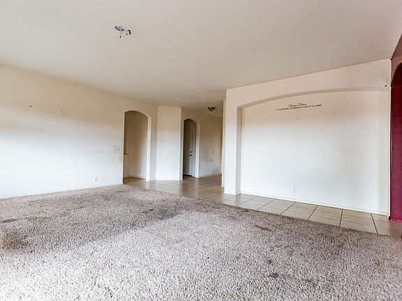 5th image of 2976 N Taylor Ln