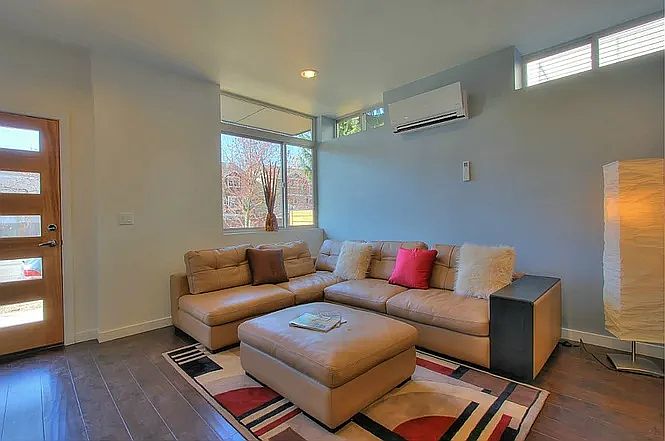 Living/TV Room