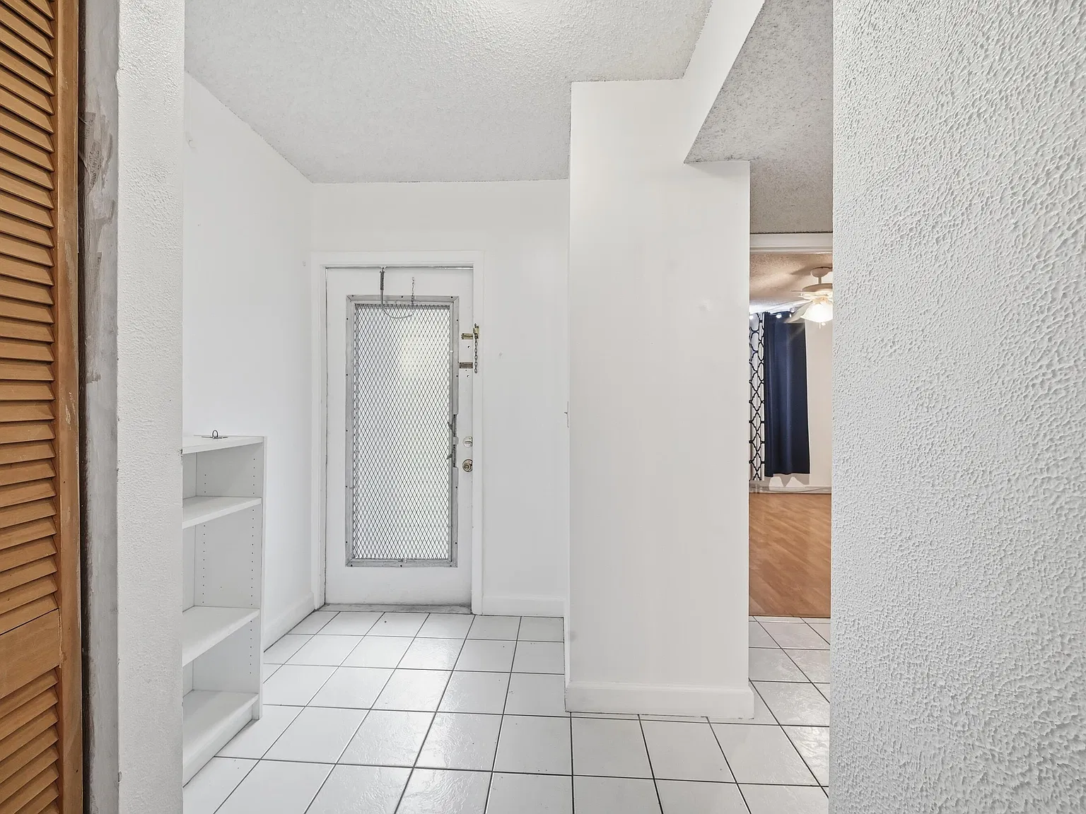 2 bed, 2.0 bath, 1000 sqft, $2,000 — Photo 2