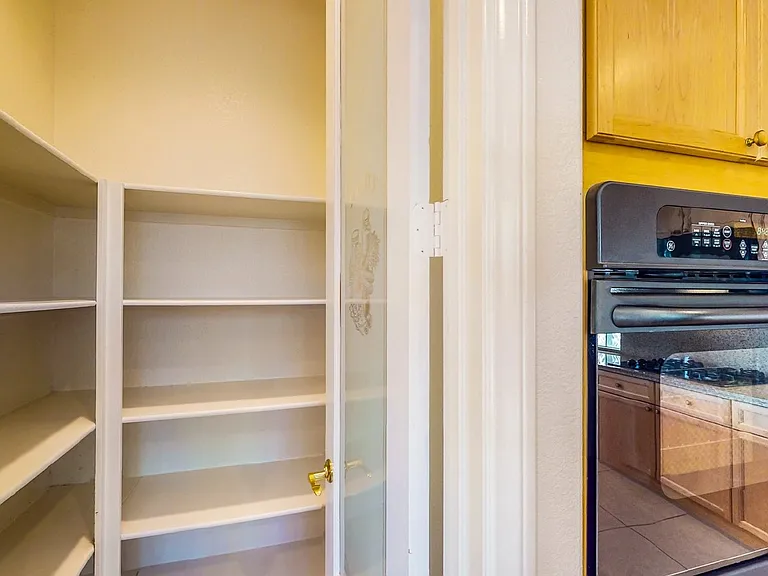 9412 Forest Edge Ave — Photo 16