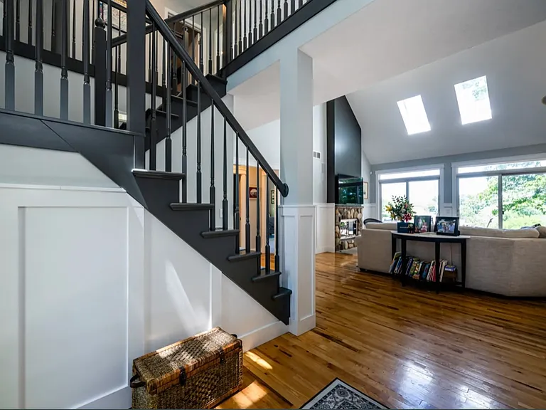 2687 Niles Rd — Photo 2