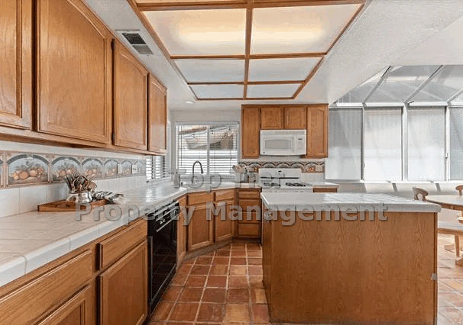 Rare Single Story 4 Bedroom Home in Desirable Temecula Neighborhood — Photo 3